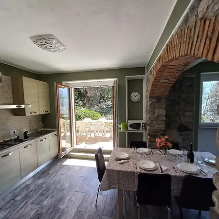 בית נופש Giardino Sul Lago, La Vigna *