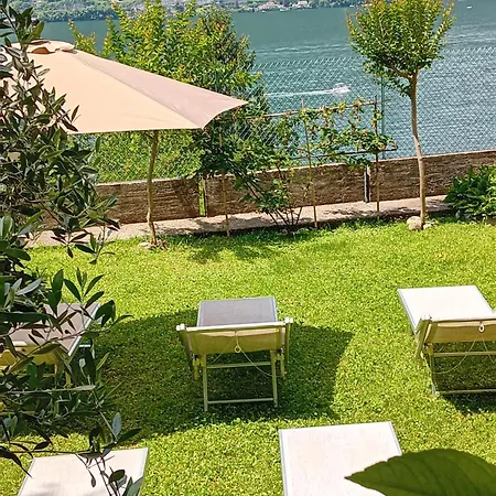 בית נופש Giardino Sul Lago, La Vigna נסו
